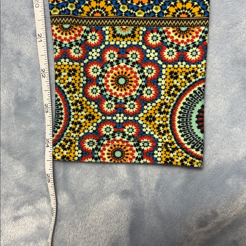 LuLaRoe Patterned Leggings - Picture 6 of 6